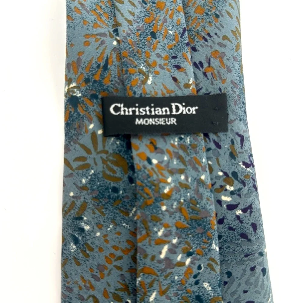 Dior fabric wolves